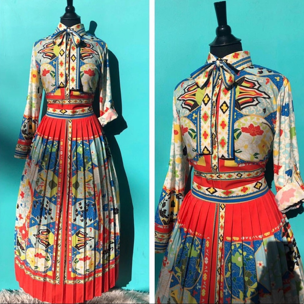 Gorgeous orange red floral dress